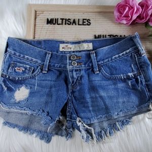 3X$25🌴HOLLISTER Low-Rise Denim Shorts